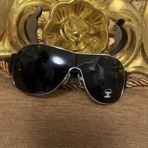 Chanel Aviator 4154 Black Wraparound design Sunglasses‎